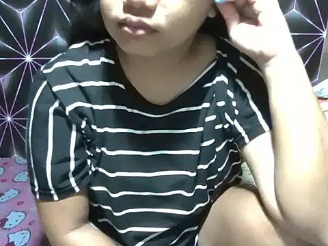 Snapshot of Flowerbebe chatting on May 1, 6:01 pm Flowerbebe online show from May 1, 6:01 pm