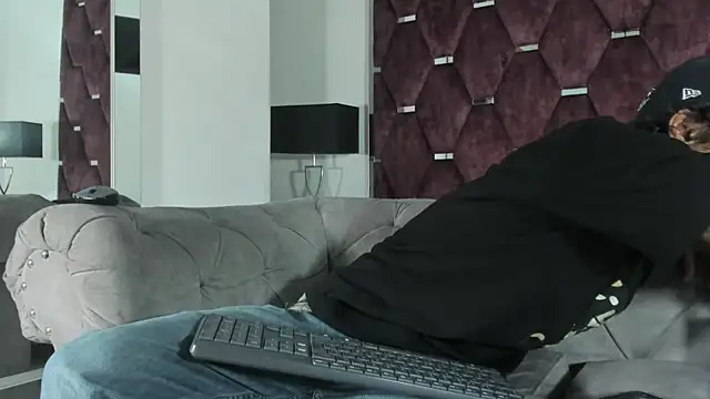 TonyBenedetti online show from April 6, 8:54 pm