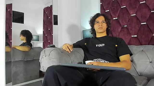 TonyBenedetti online show from April 21, 8:01 pm