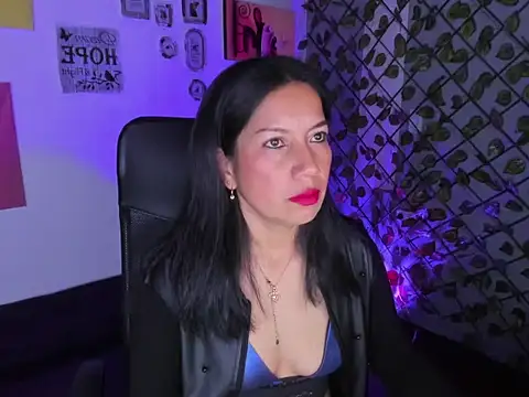 Snapshot of Megan_Collinss1 chatting on February 24, 5:55 pm Megan Collinss1 online show from February 24, 5:55 pm