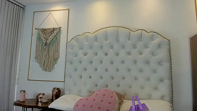 Snapshot of Sara_funy chatting on April 28, 11:15 am Sara funy online show from April 28, 11:15 am