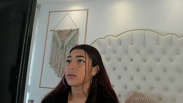 Snapshot of Sara_funy chatting on May 22, 11:27 am Sara funy online show from May 22, 11:27 am