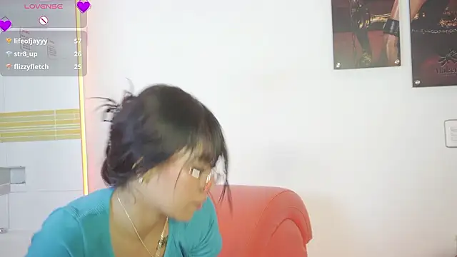 Petitte Mussa online show from March 8, 2:04 am