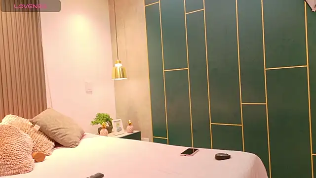 Snapshot of DaliaHills chatting on March 3, 12:11 pm DaliaHills online show from March 3, 12:11 pm