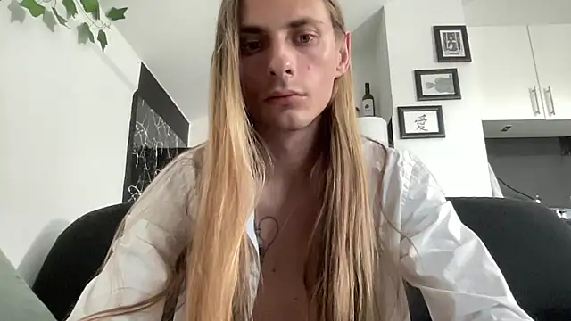 Snapshot of mi_chyort chatting on June 7, 5:38 pm mi chyort online show from June 7, 5:38 pm