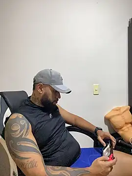 Snapshot of DavyWalker chatting on February 28, 4:02 am DavyWalker online show from February 28, 4:02 am