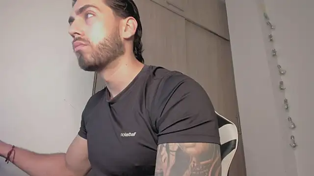 Axel  Blaze online show from April 20, 1:03 pm