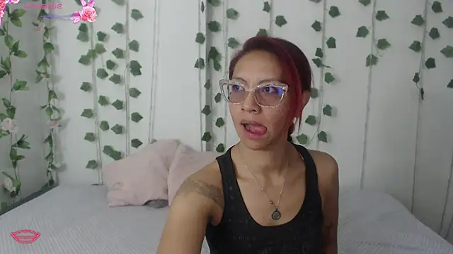 scarlett-ash online show from March 4, 1:28 pm