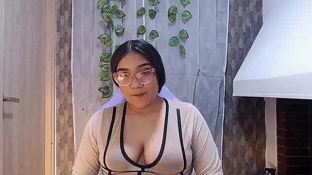 anyela donecm online show from April 1, 7:33 pm