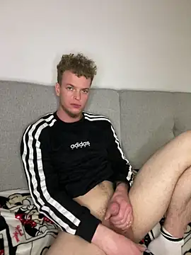 Dencchikk22 online show from May 16, 12:40 am