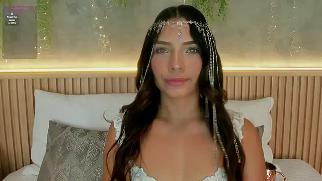 Lia Montclair online show from June 26, 12:20 pm