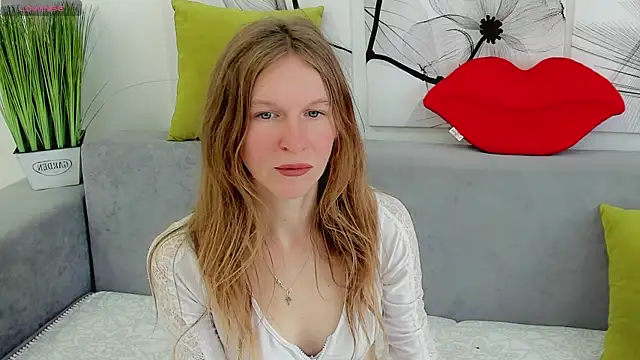 Snapshot of Mira_XOo chatting on April 23, 2:19 pm Mira XOo online show from April 23, 2:19 pm