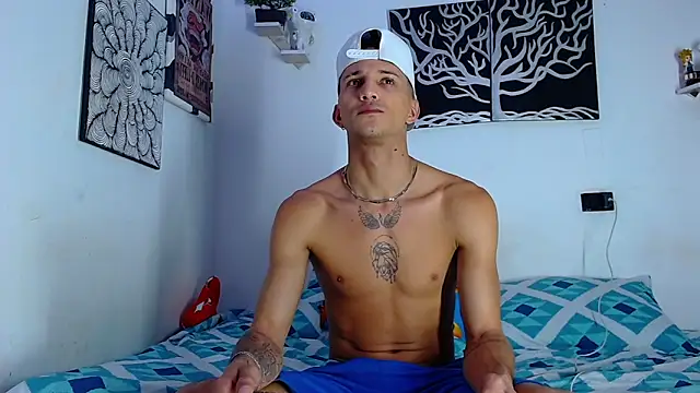 Snapshot of AdamsDvi chatting on June 3, 12:19 pm AdamsDvi online show from June 3, 12:19 pm