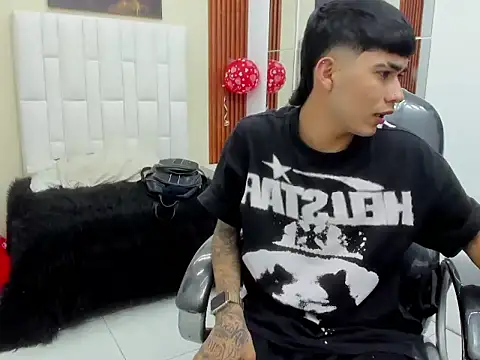 Snapshot of Thiago_collinss chatting on March 1, 10:34 pm Thiago collinss online show from March 1, 10:34 pm