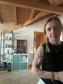 Snapshot of FitAnna chatting on March 2, 2:57 pm FitAnna online show from March 2, 2:57 pm