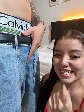 sarah and taylor online show from April 10, 6:01 pm