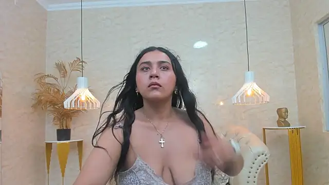 Lunaa Abril online show from March 5, 4:08 am