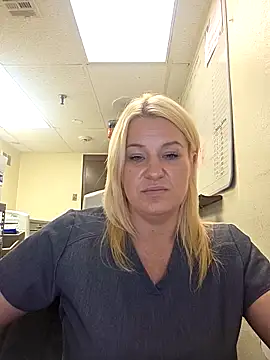 Snapshot of LadyB07 chatting on April 29, 6:36 pm LadyB07 online show from April 29, 6:36 pm