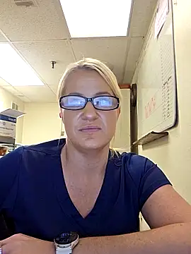 Snapshot of LadyB07 chatting on May 7, 4:12 pm LadyB07 online show from May 7, 4:12 pm