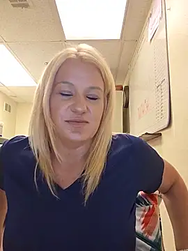 Snapshot of LadyB07 chatting on June 4, 2:45 pm LadyB07 online show from June 4, 2:45 pm