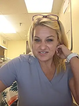 Snapshot of LadyB07 chatting on July 15, 8:14 pm LadyB07 online show from July 15, 8:14 pm