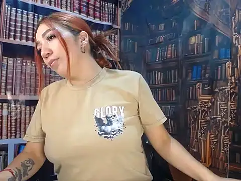 Snapshot of SerenaFoxx_ chatting on March 3, 3:34 am SerenaFoxx online show from March 3, 3:34 am