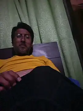 Snapshot of BRAD_MATURE chatting on March 3, 3:01 am BRAD MATURE online show from March 3, 3:01 am