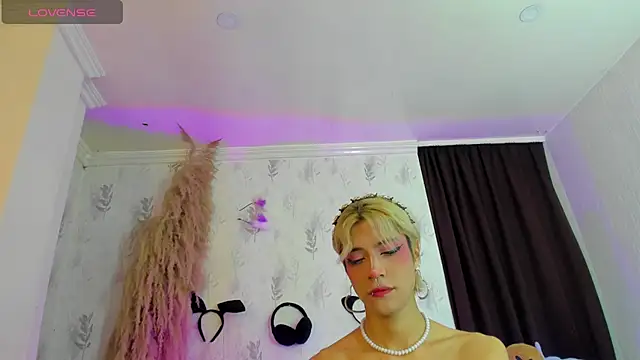 Babyfox gh online show from April 13, 7:30 pm