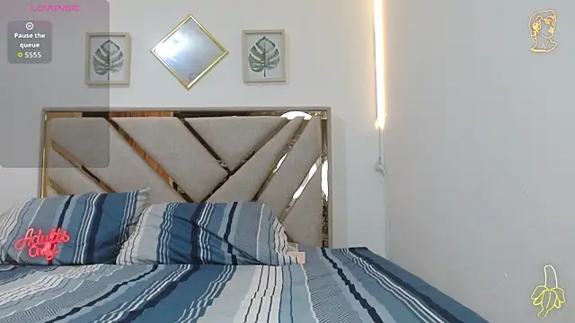 oliver   saint online show from April 10, 11:09 pm