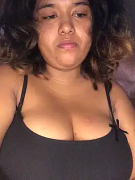 emi li82 online show from March 6, 6:15 pm