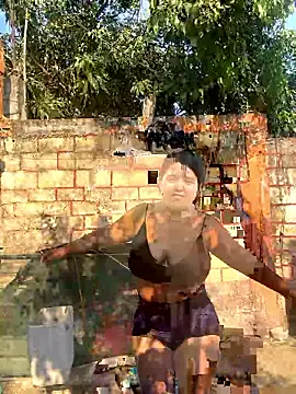 emi li82 online show from April 7, 10:42 pm