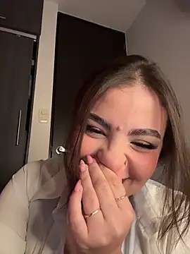 Snapshot of SamanthaValmont chatting on July 2, 3:23 am SamanthaValmont online show from July 2, 3:23 am
