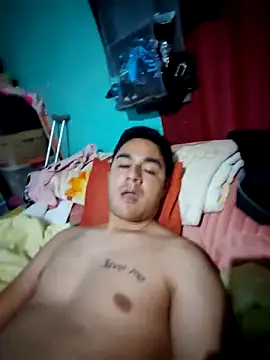 Snapshot of Hugaldo11 chatting on March 3, 2:56 pm Hugaldo11 online show from March 3, 2:56 pm