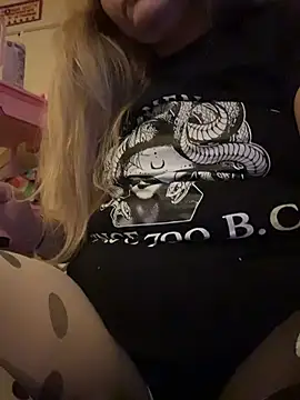 Snapshot of DaddysLakieBaby chatting on March 9, 3:21 am DaddysLakieBaby online show from March 9, 3:21 am