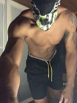 EricSwainn901 online show from March 9, 10:19 am