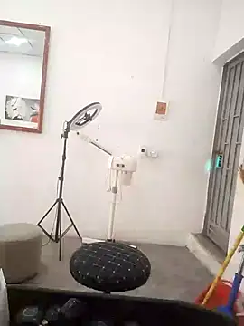 Ivy Trix2 online show from April 9, 9:58 am