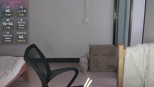 F-Yihao online show from April 13, 7:47 am