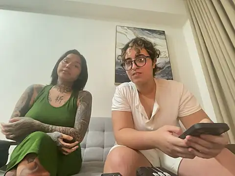 yassiestar online show from March 3, 4:35 pm