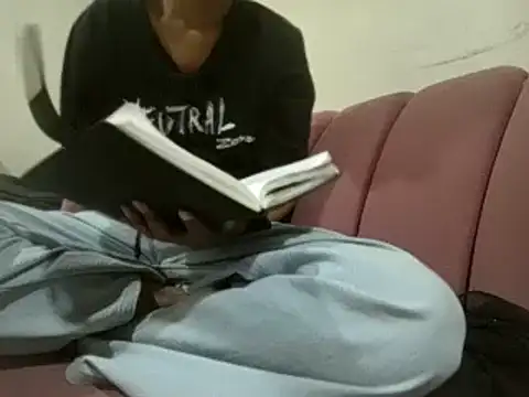 Snapshot of Mistry_lishu chatting on March 2, 8:32 am Mistry lishu online show from March 2, 8:32 am