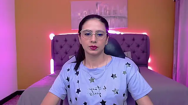 Snapshot of alexaneuer chatting on June 2, 1:13 pm alexaneuer online show from June 2, 1:13 pm