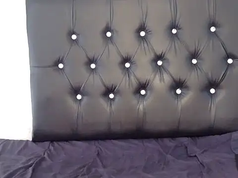 Snapshot of GripGoddess chatting on February 28, 8:15 am GripGoddess online show from February 28, 8:15 am