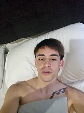 Snapshot of gastontwink chatting on March 3, 4:24 pm gastontwink online show from March 3, 4:24 pm