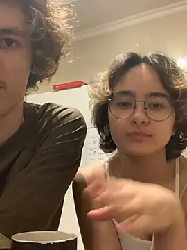 Snapshot of Esfir_Elfrid chatting on February 28, 11:28 pm Esfir Elfrid online show from February 28, 11:28 pm