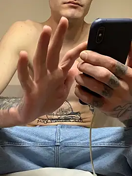 Snapshot of IamAlexei chatting on March 9, 9:02 am IamAlexei online show from March 9, 9:02 am