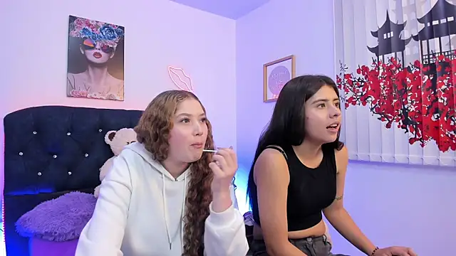 Snapshot of valeria_and_zoe chatting on March 2, 3:08 pm valeria and zoe online show from March 2, 3:08 pm