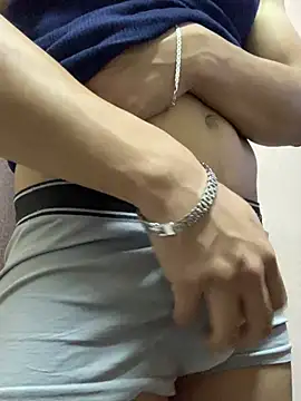 Snapshot of Tu_gymrat chatting on February 26, 3:33 pm Tu gymrat online show from February 26, 3:33 pm