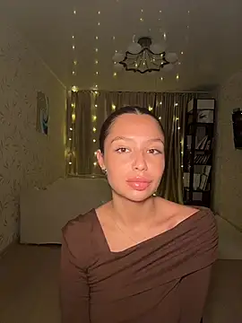 Fragile Tease online show from March 12, 6:36 pm