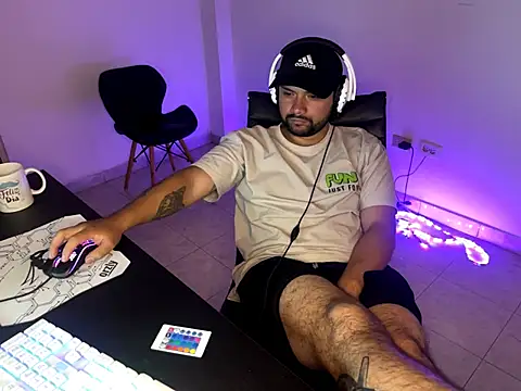 Snapshot of Zion_draftt chatting on June 3, 2:03 am Zion draftt online show from June 3, 2:03 am