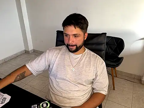 Snapshot of Zion_draftt chatting on June 12, 10:19 pm Zion draftt online show from June 12, 10:19 pm