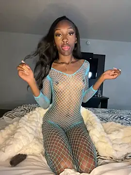 Loopsies online show from April 7, 9:15 pm